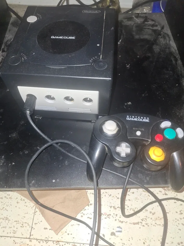 Nintendo GameCube Console with Metroid Prime Game