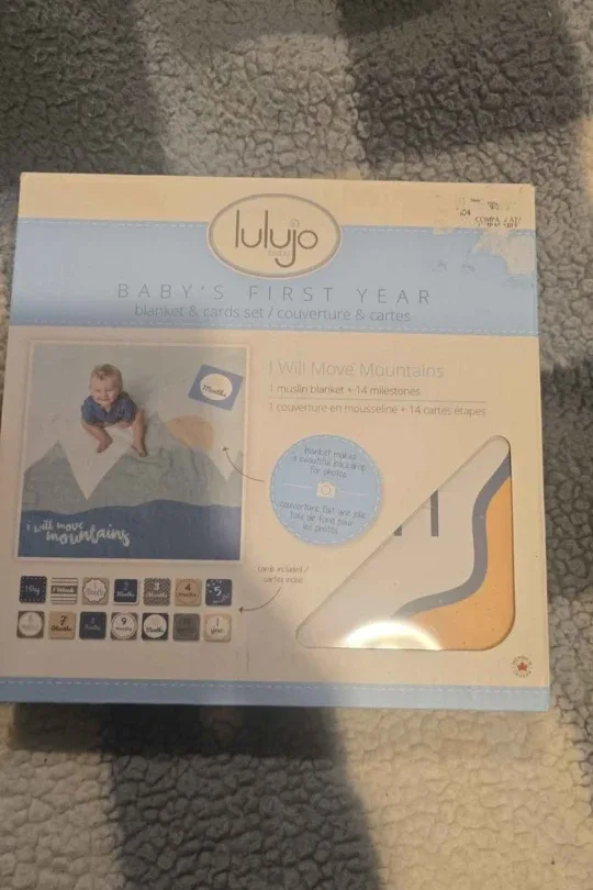 lulujo Baby's First Year Blanket & Cards Set