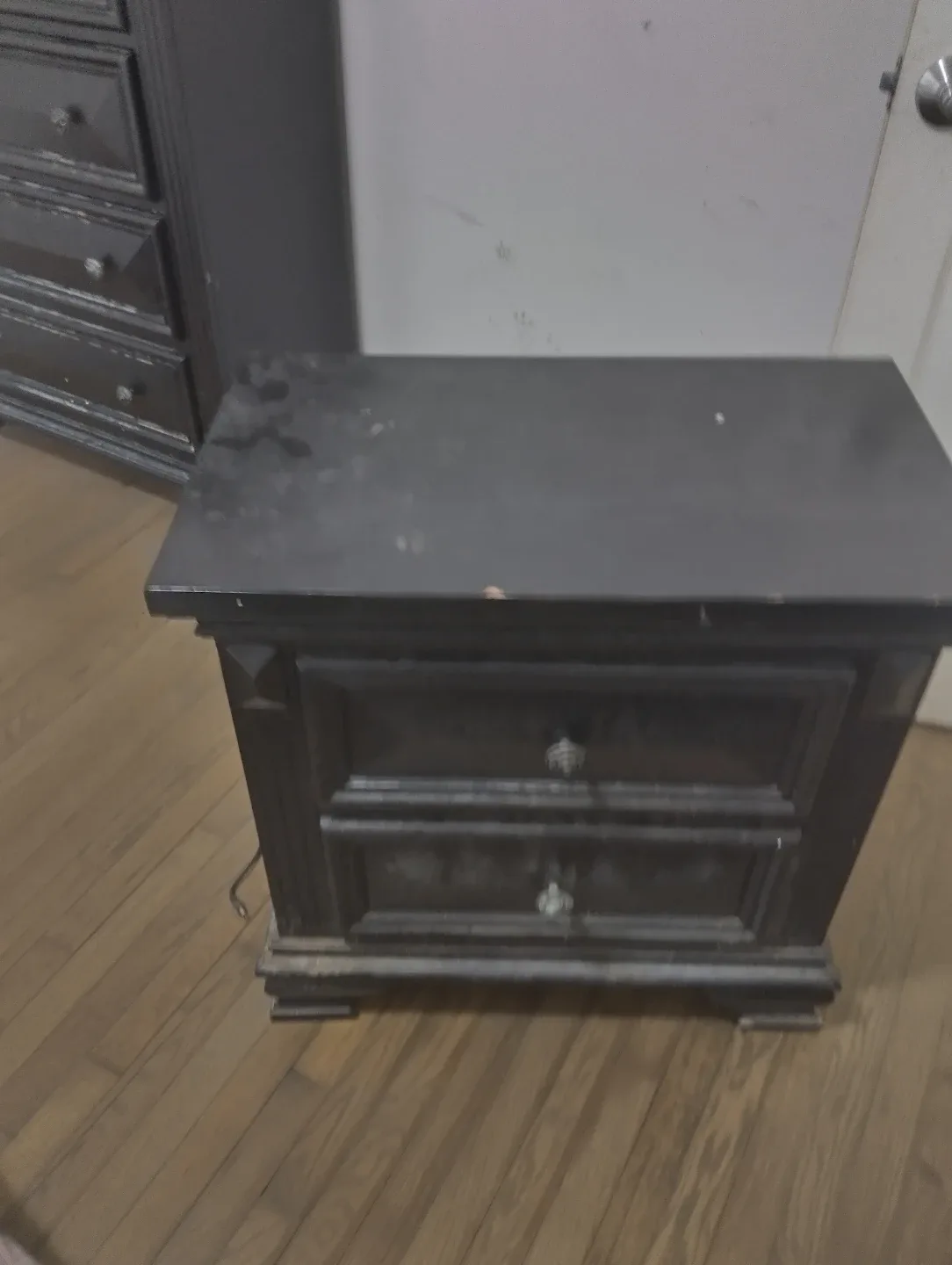 Bedroom Furniture Set - Dresser, Mirror, Nightstand image indicator(2)