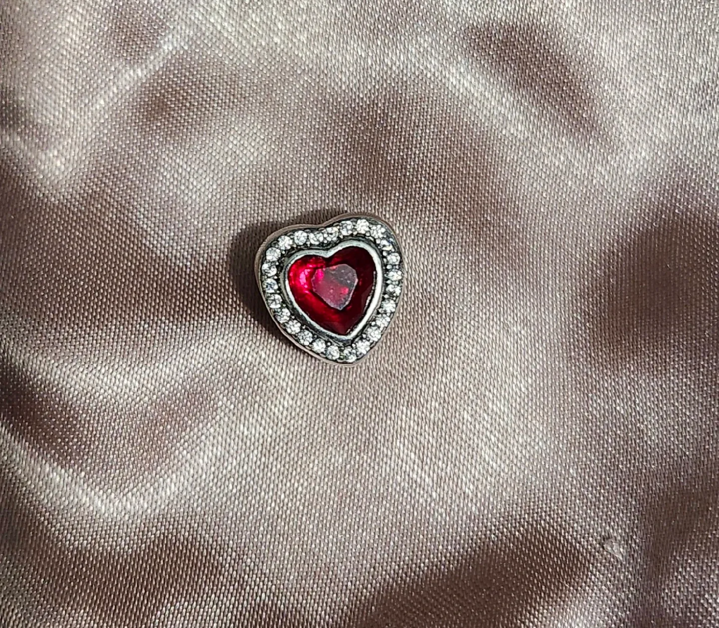 Red Heart Charm image indicator(2)