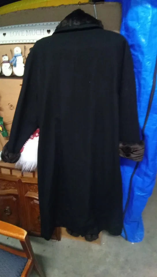 D'Anna Black 100% Wool Coat with Faux Fur Trim image indicator(9)
