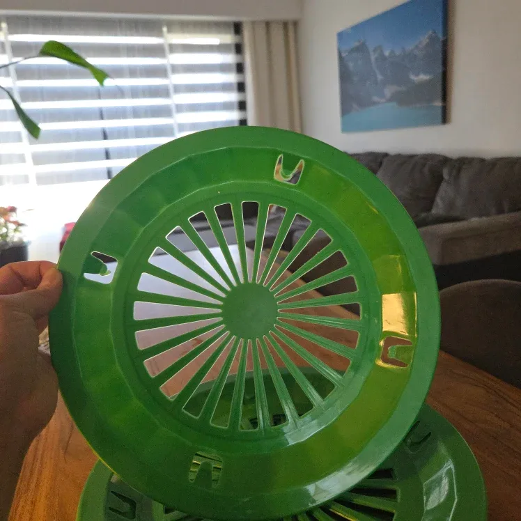 Green Plastic Plates holder