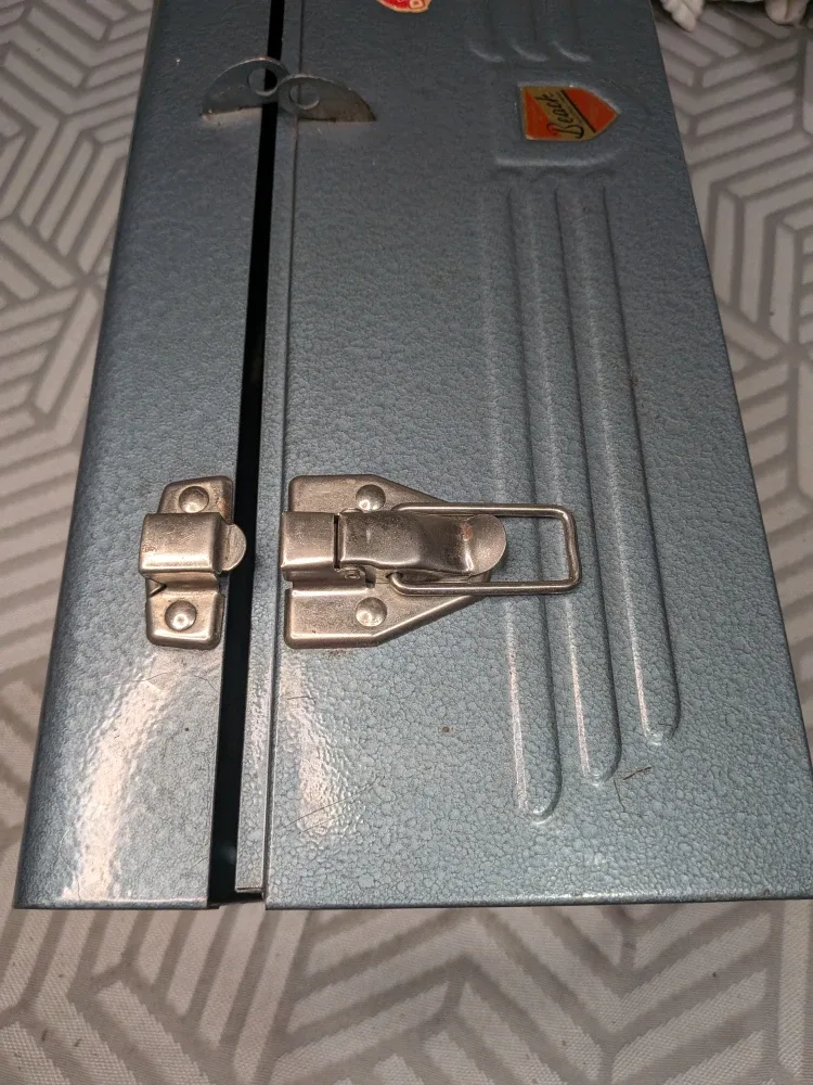 Vintage Cdn made Beach Industries Tool Box 19" x 7" image indicator(4)