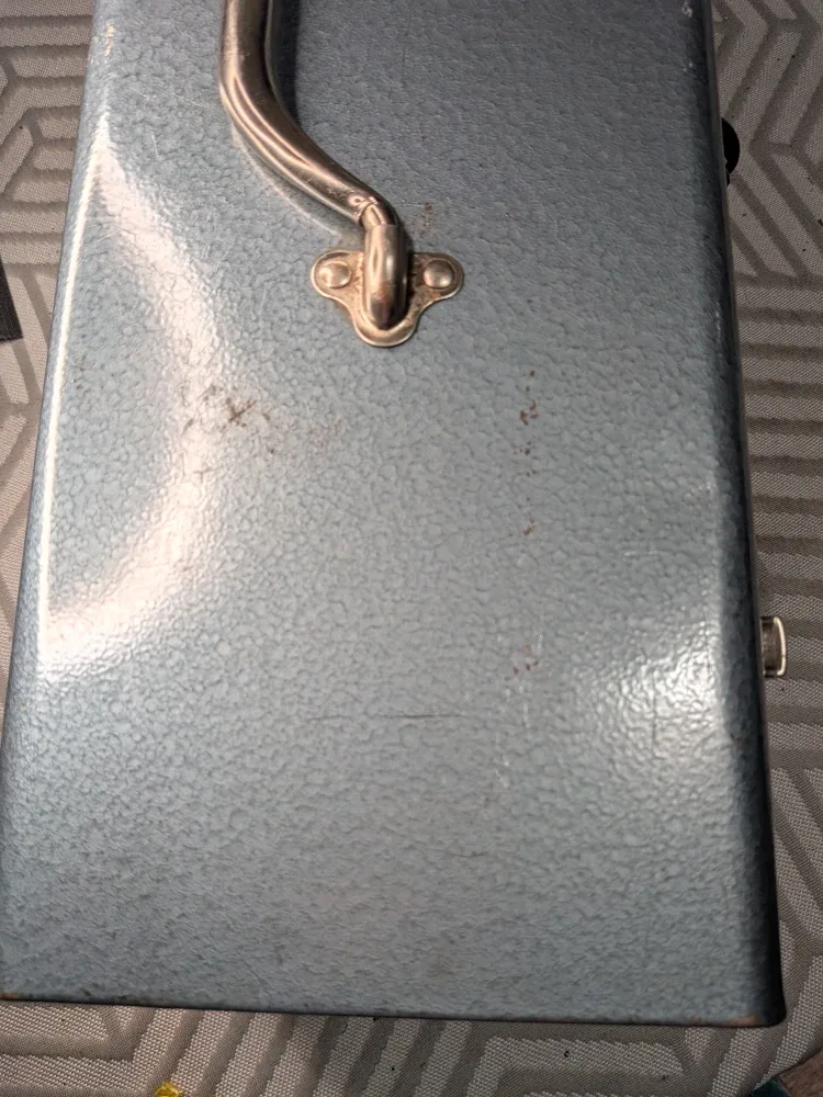 Vintage Cdn made Beach Industries Tool Box 19" x 7" image indicator(8)