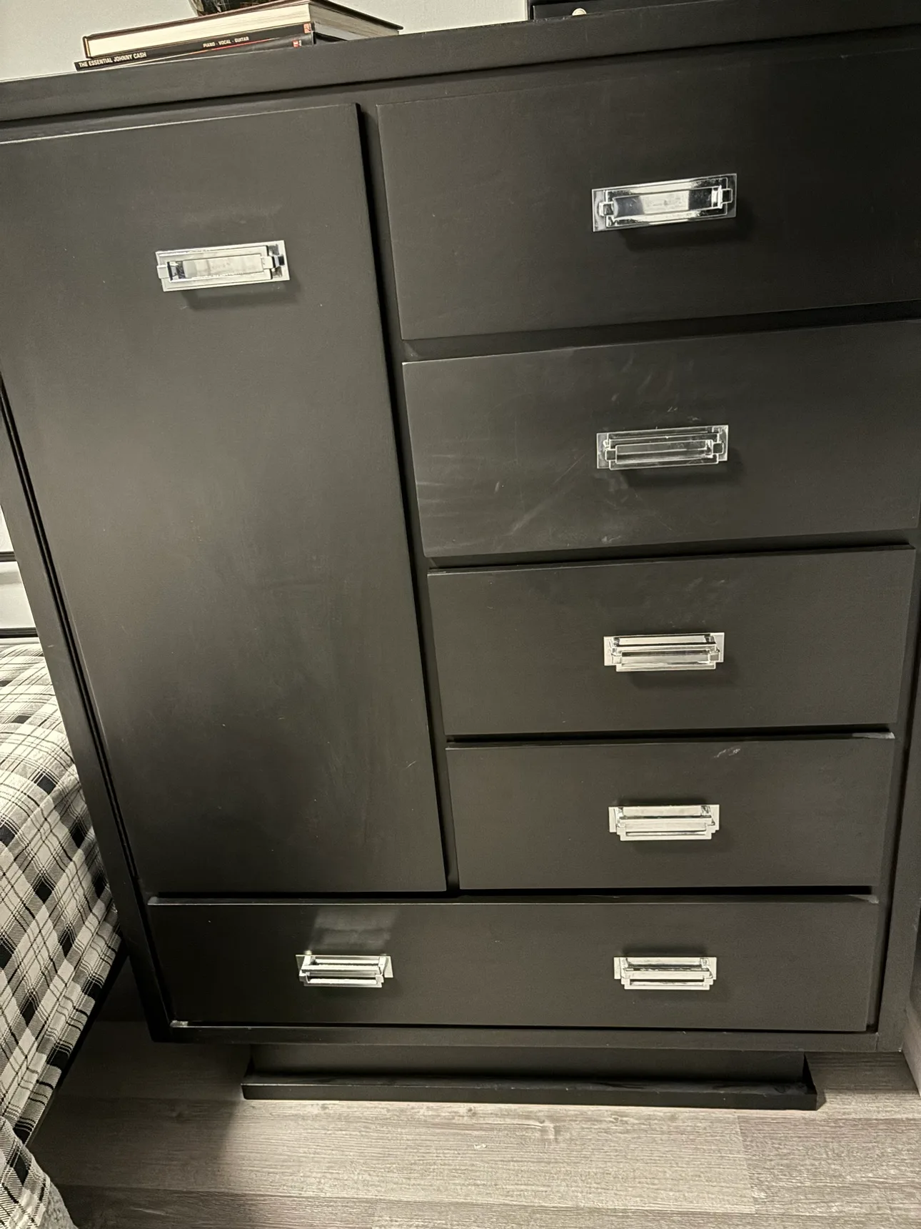 Large Armoire image indicator(5)