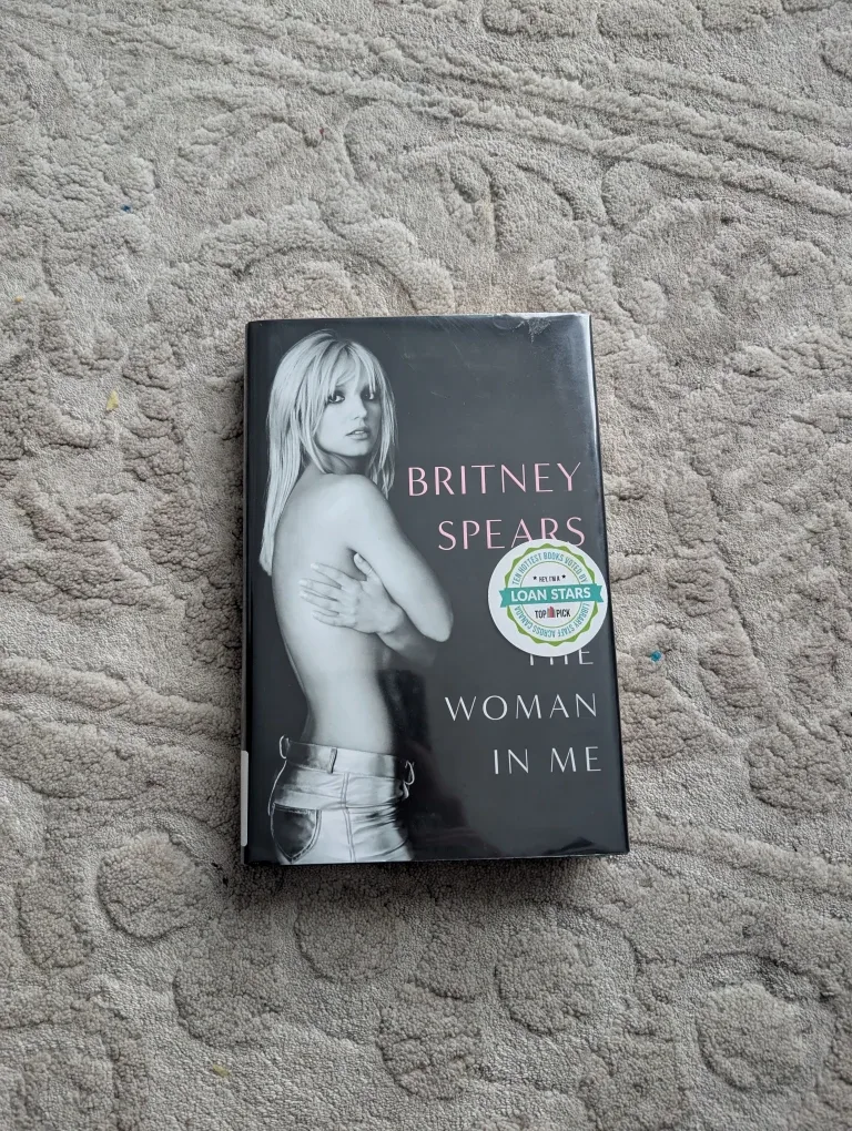 Britney Spears - The Woman In Me Book