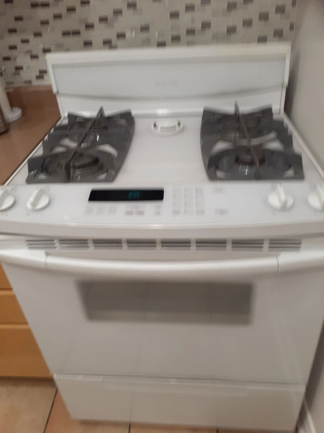 Kitchenaid Gas Stove - photo 2