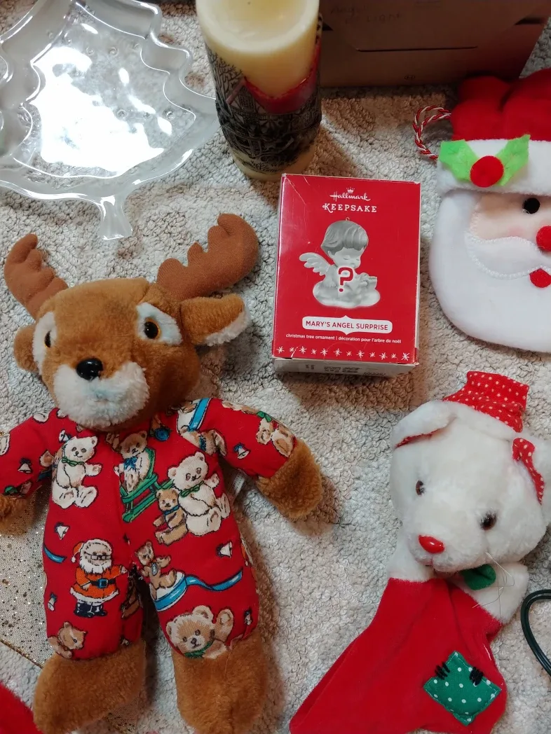 Huge Christmas Decor & Gift Bags Lot image indicator(10)