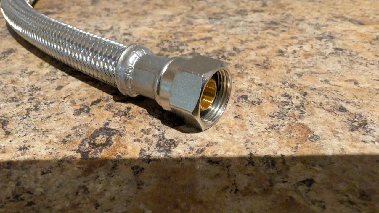 Plumbing Faucet Supply Line 3/8" 16" image indicator(5)