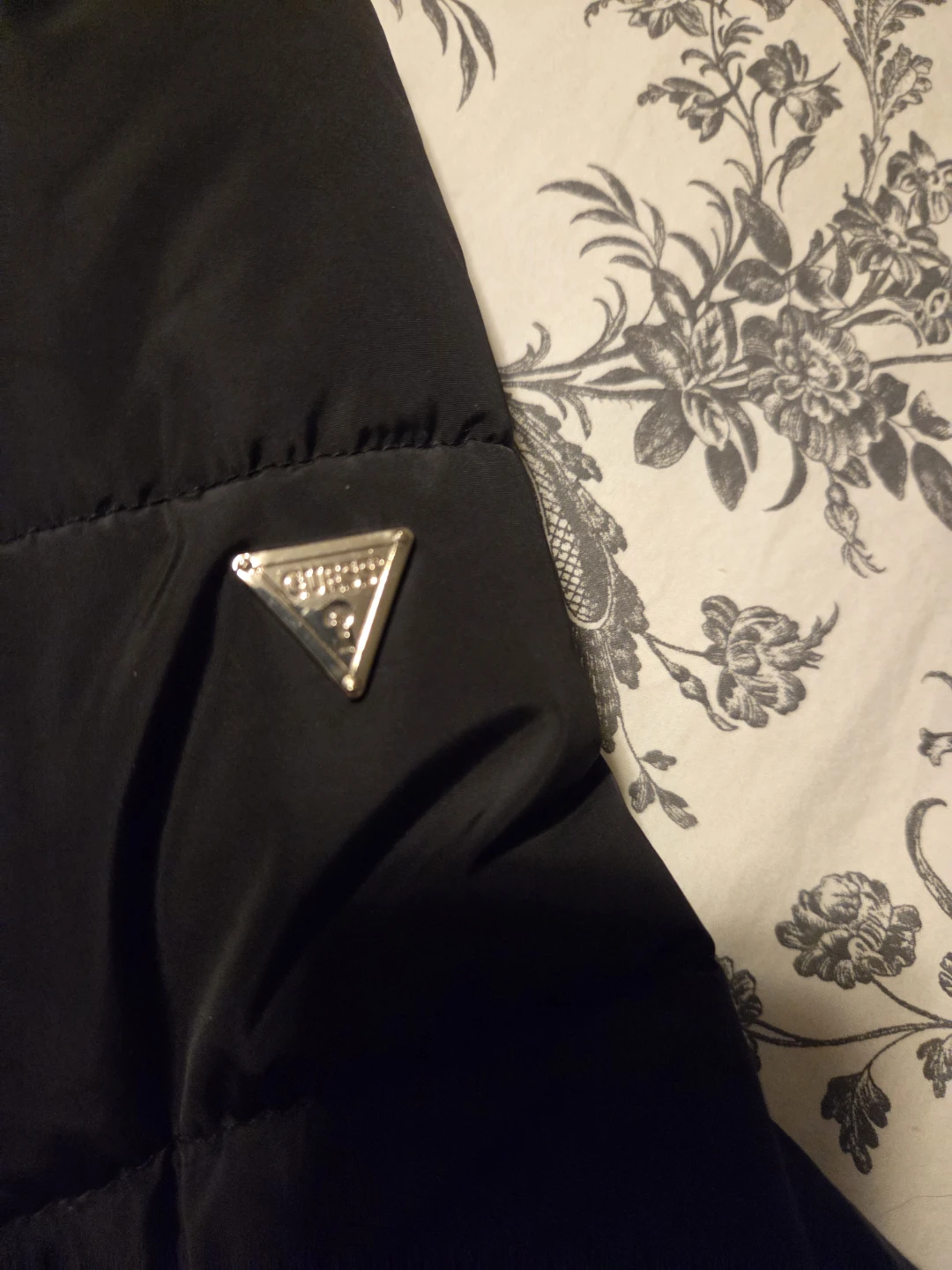 Guess Black Puffer Jacket with Faux Fur Hood - photo 4