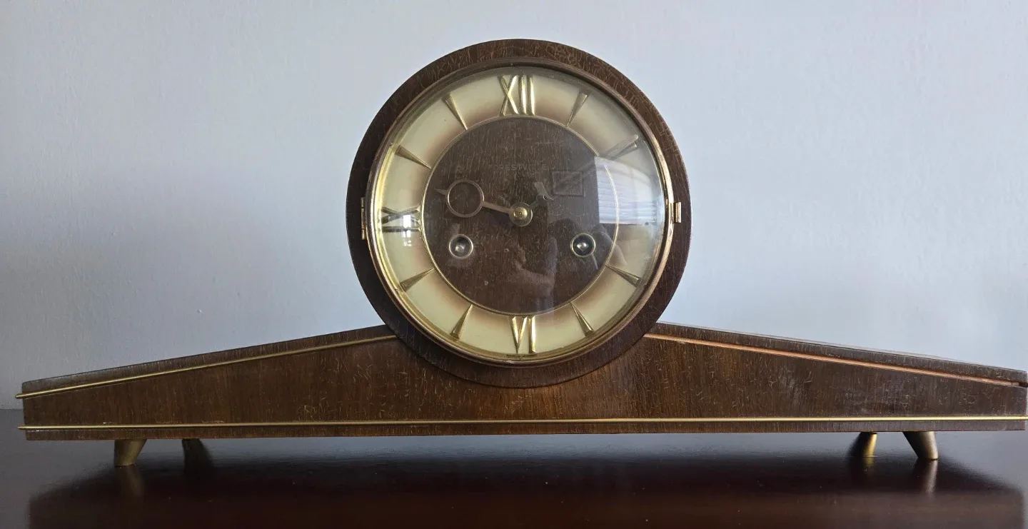 Vintage 1950's Forestville Mantle Clock. Works Perfect. image indicator(6)
