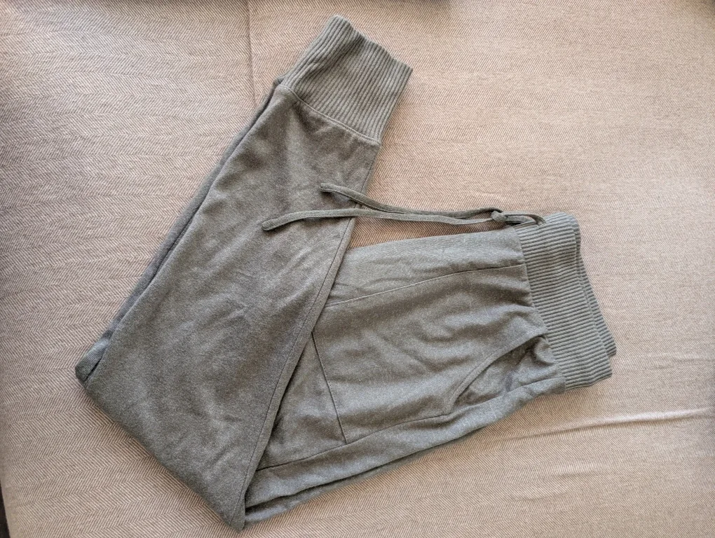 DKNY Jones New York Lounge Set - Size S image indicator(2)