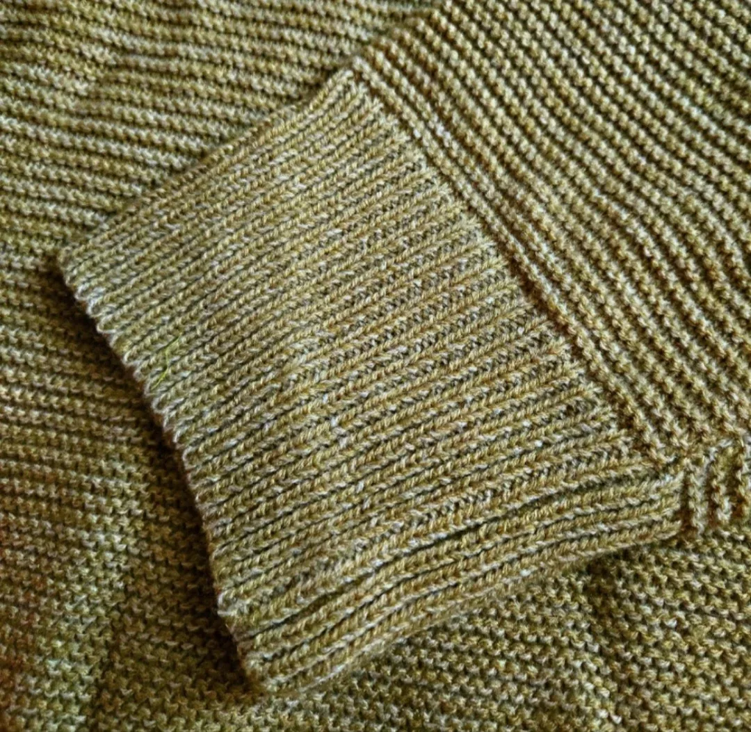 Ribbed Knit Sweater with V-Neck - NWT (size XL) image indicator(3)