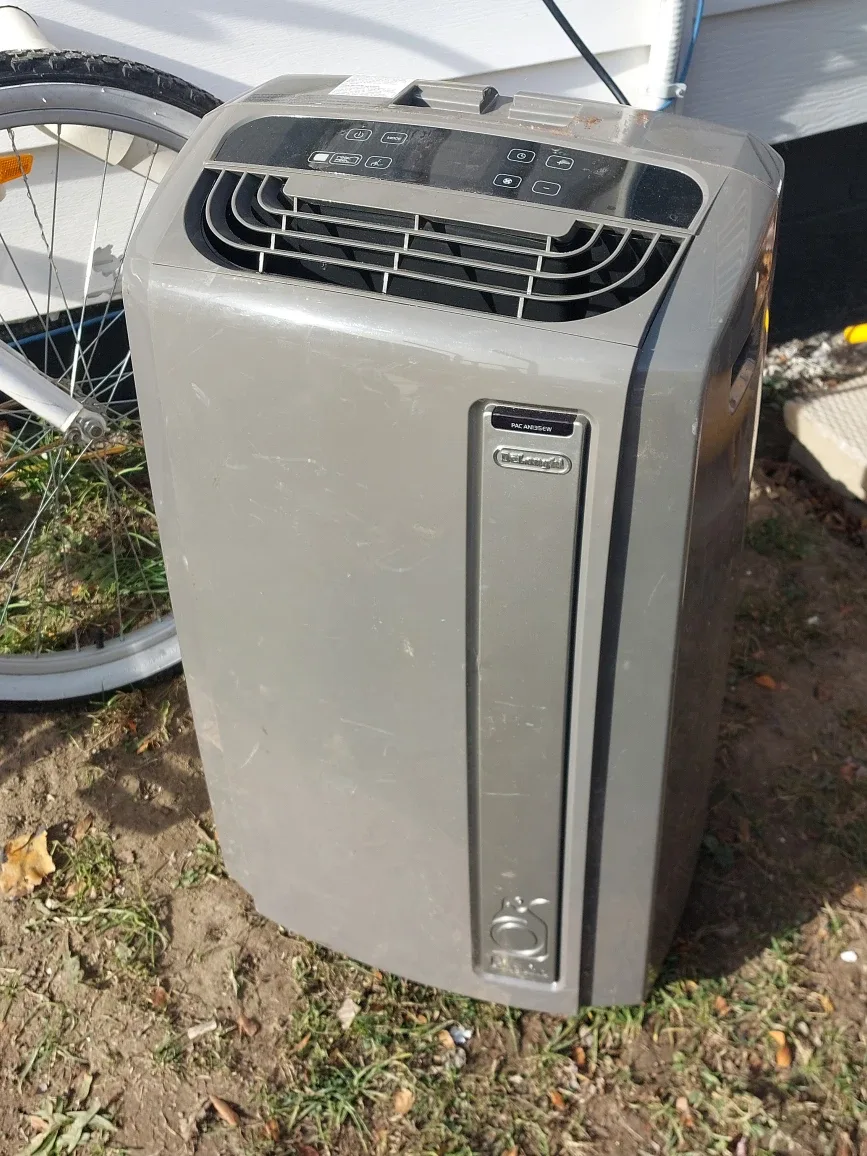DeLonghi PAC AN135ECW Portable Air Conditioner