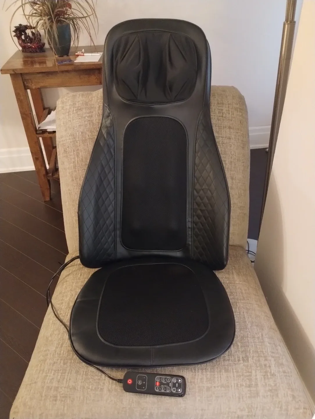 Mobile massage seat