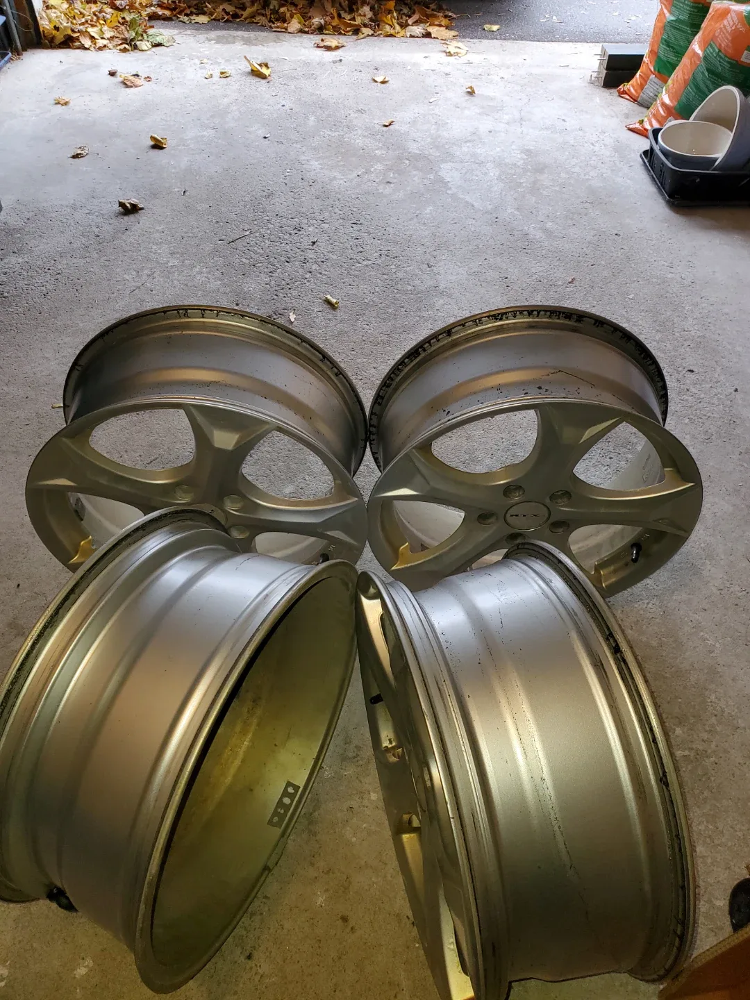 17" RTX Silver Alloy Rims - Set of 4 image indicator(7)