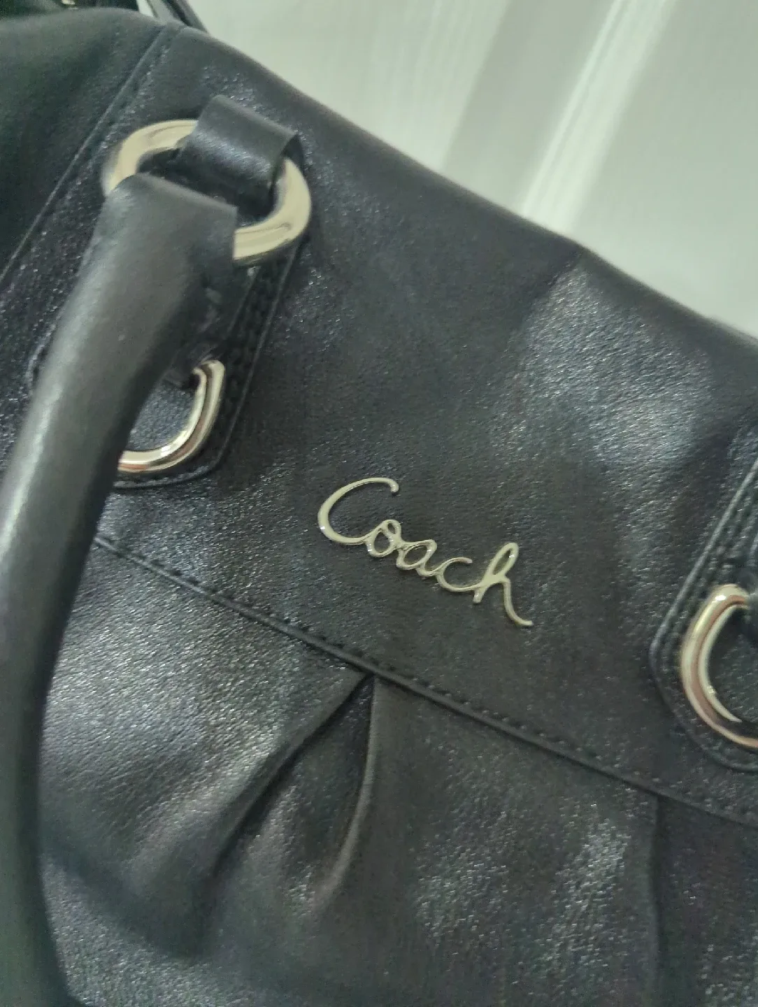 ⭐Coach Black Leather Handbag image indicator(2)