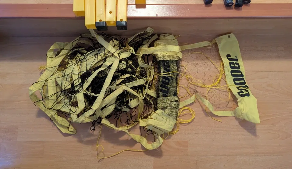 Cooper Outdoor Volleyball And Badminton Set image indicator(4)