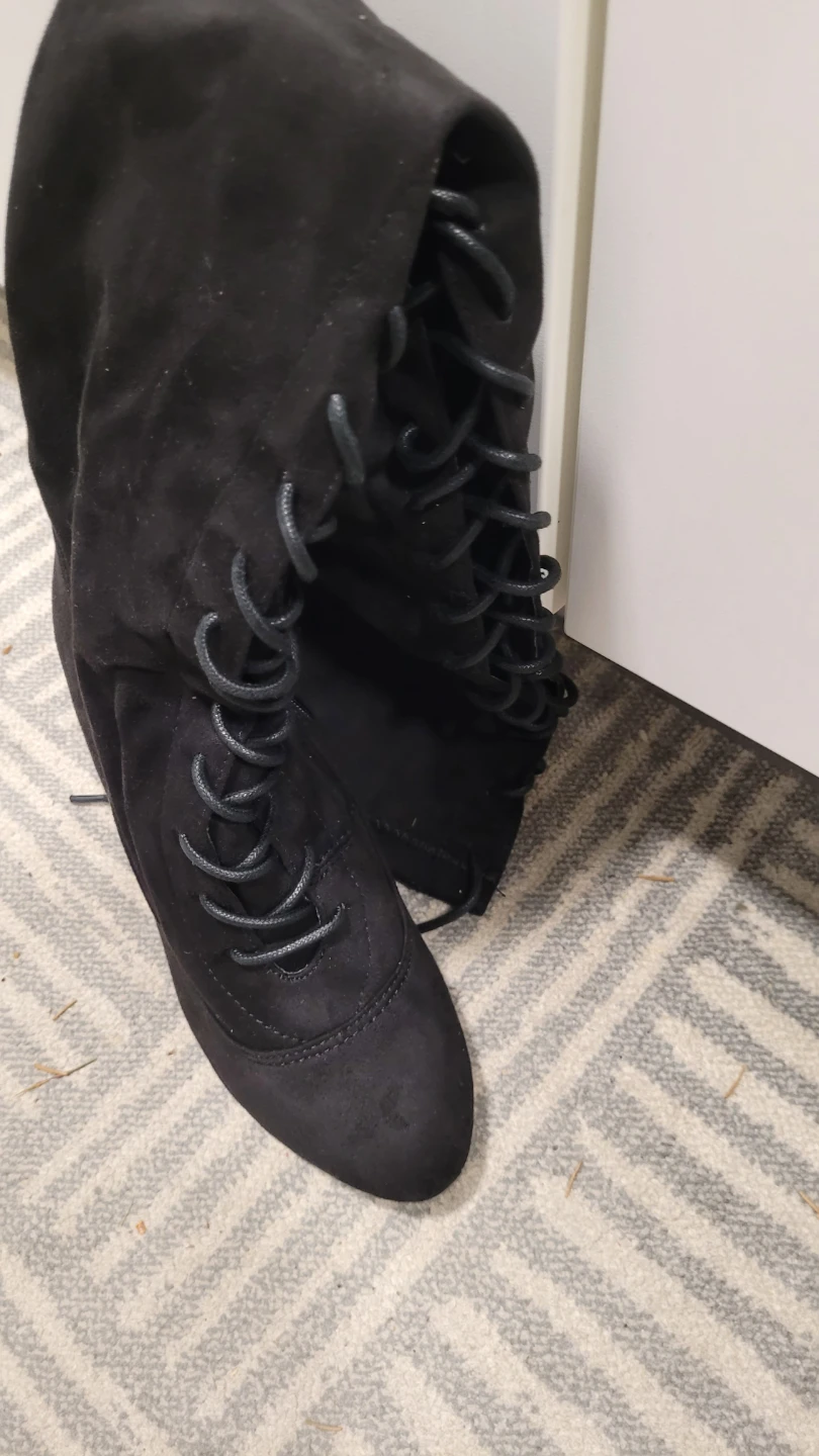 Diva Lounge Black Suede Boots - Size 7.5