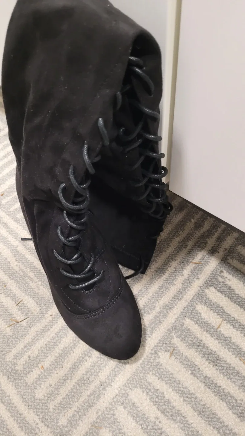 Diva Lounge Black Suede Boots - Size 7.5