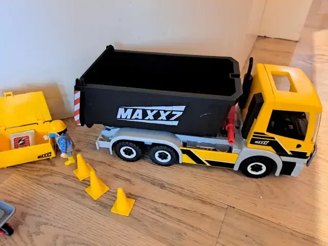 Playmobil Toy Sets Bundle image indicator(2)