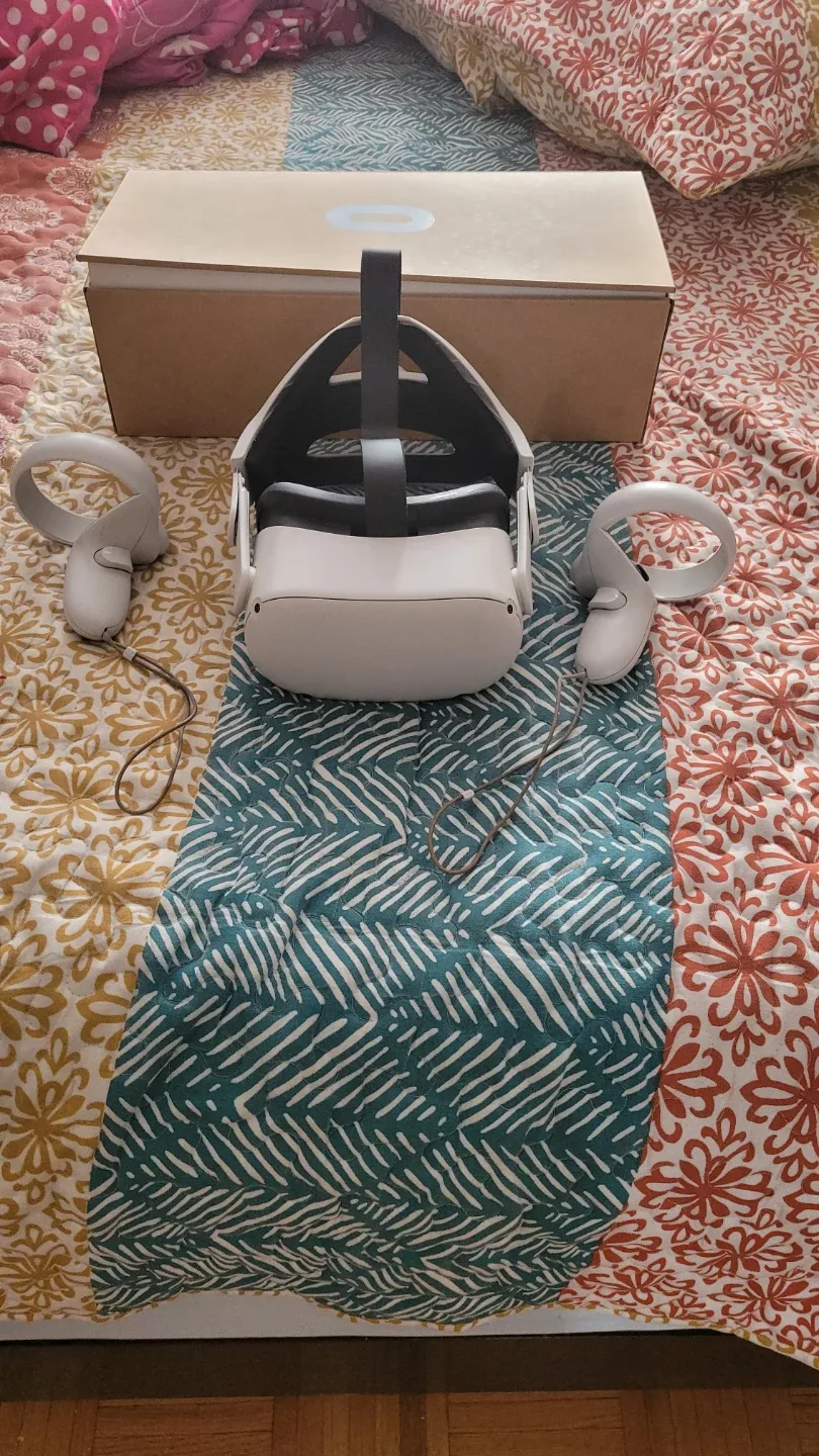 Oculus Quest 2 VR Headset