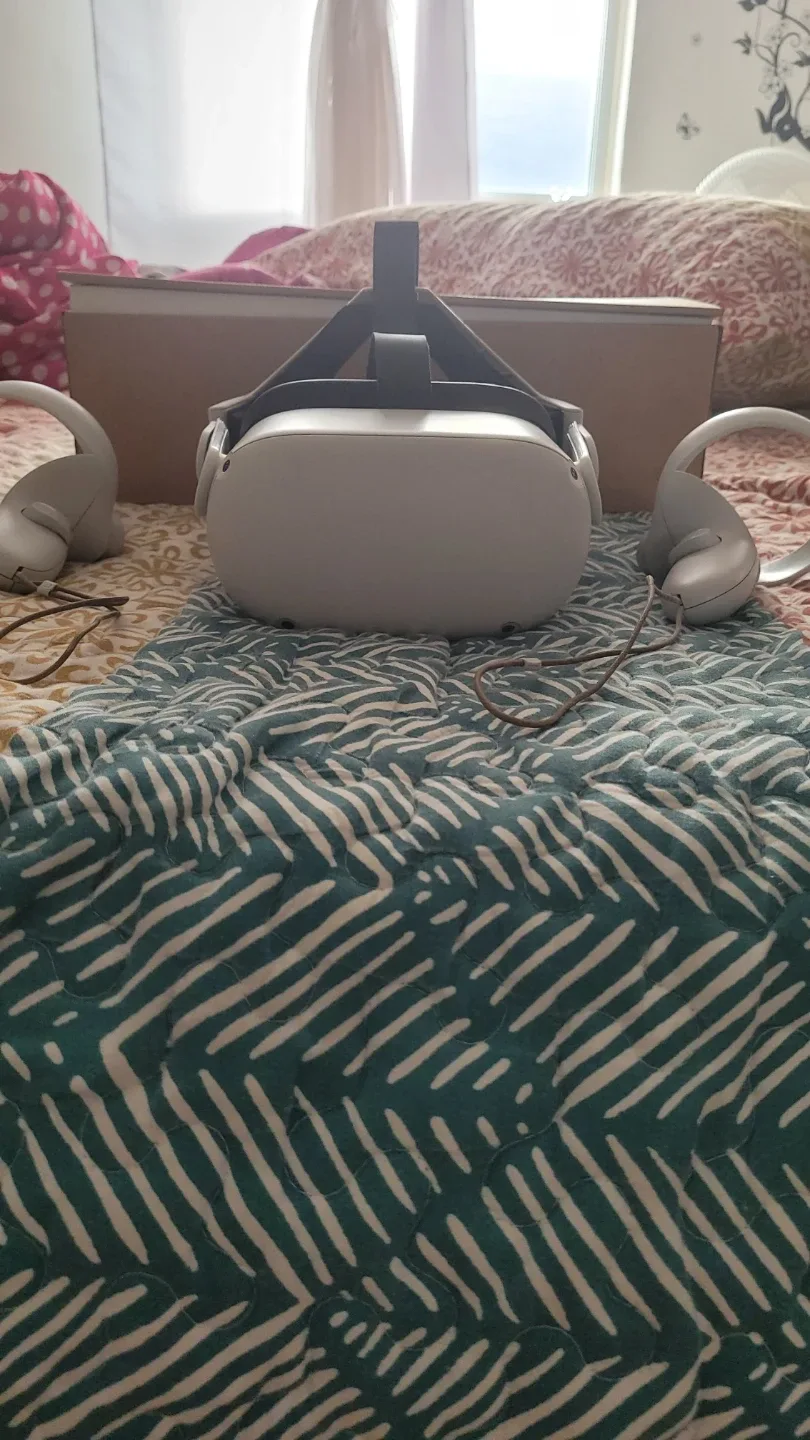 Oculus Quest 2 VR Headset image indicator(2)