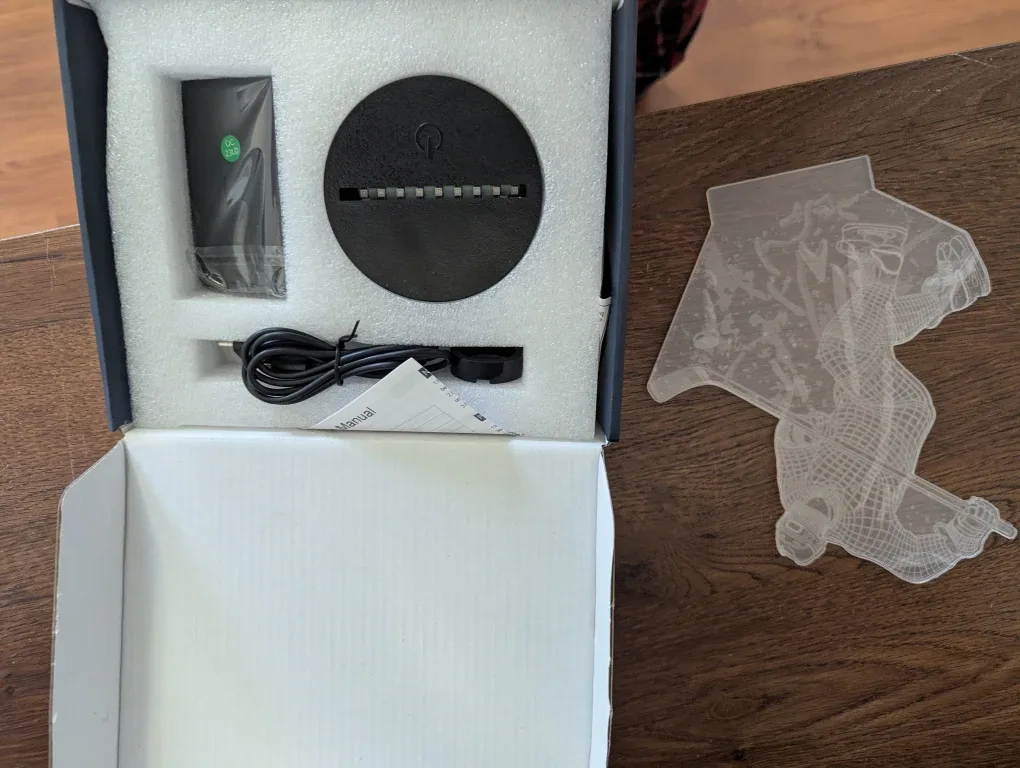 BNIB 3D Hockey Player Illusion Lamp image indicator(2)