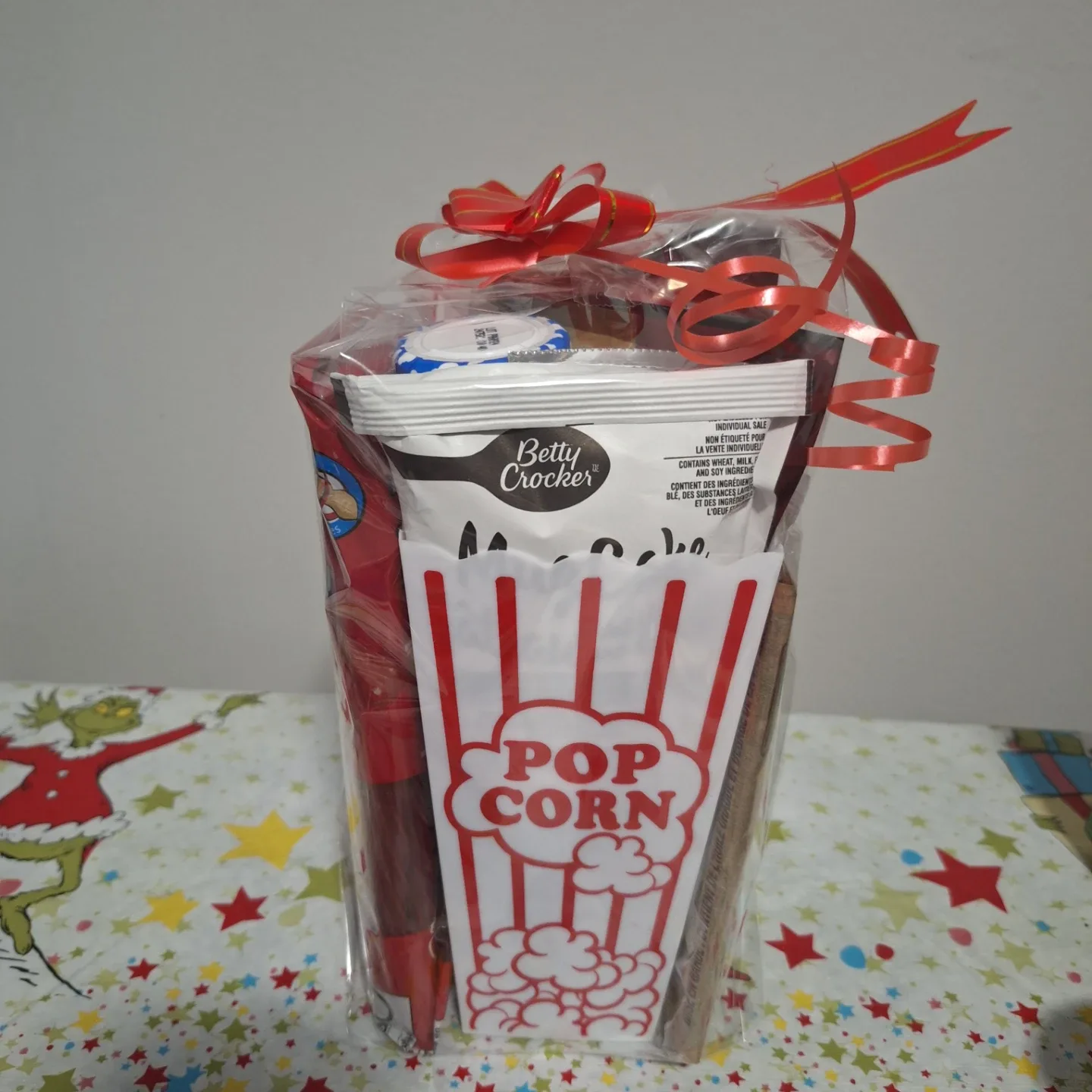 Candy & Snacks Gift Basket image indicator(5)