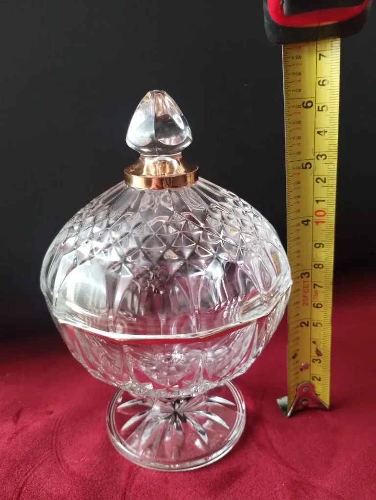 Bonbonniere en Cristal taille cercle de dore. image indicator(2)