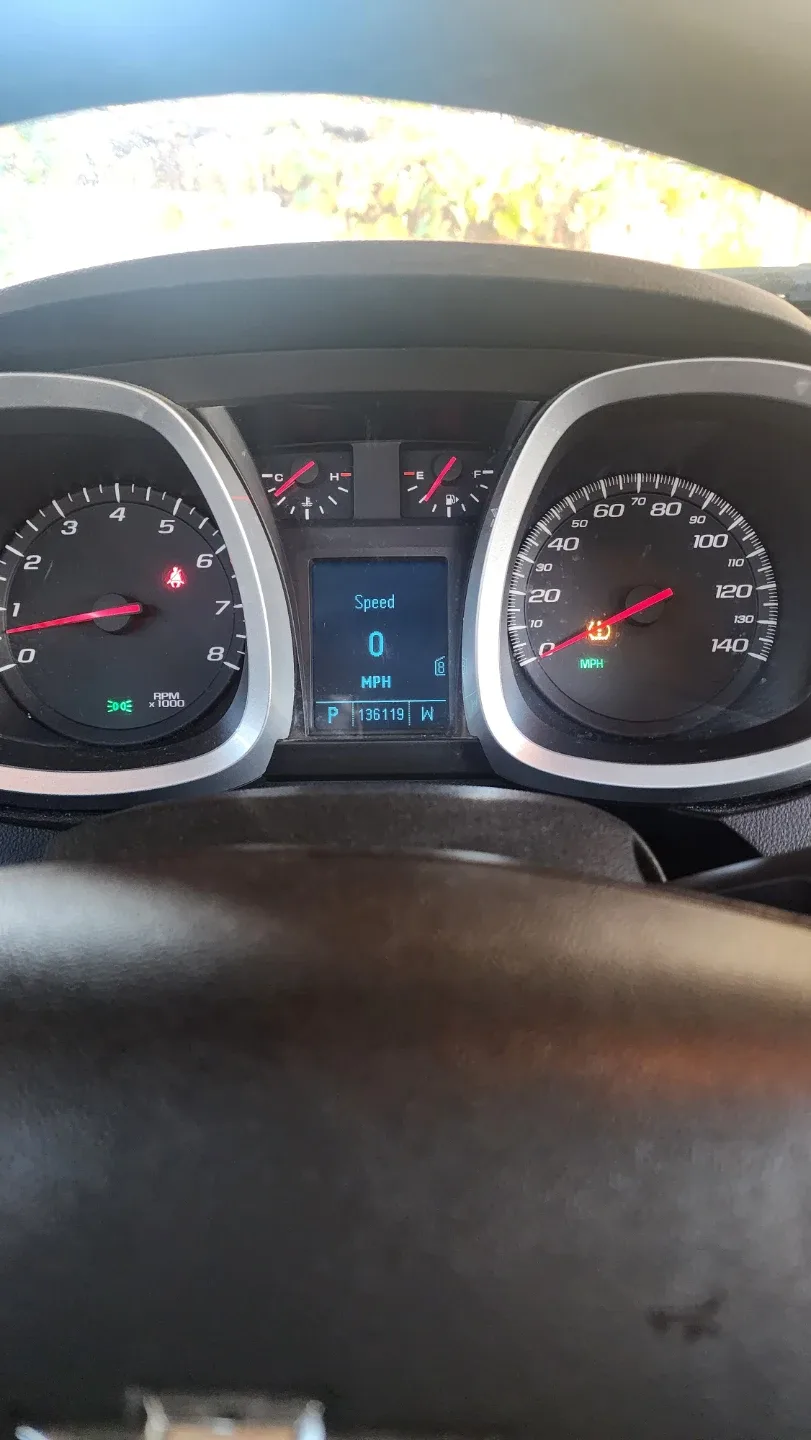 2010 Chevrolet Equinox LT AWD V6 image indicator(5)