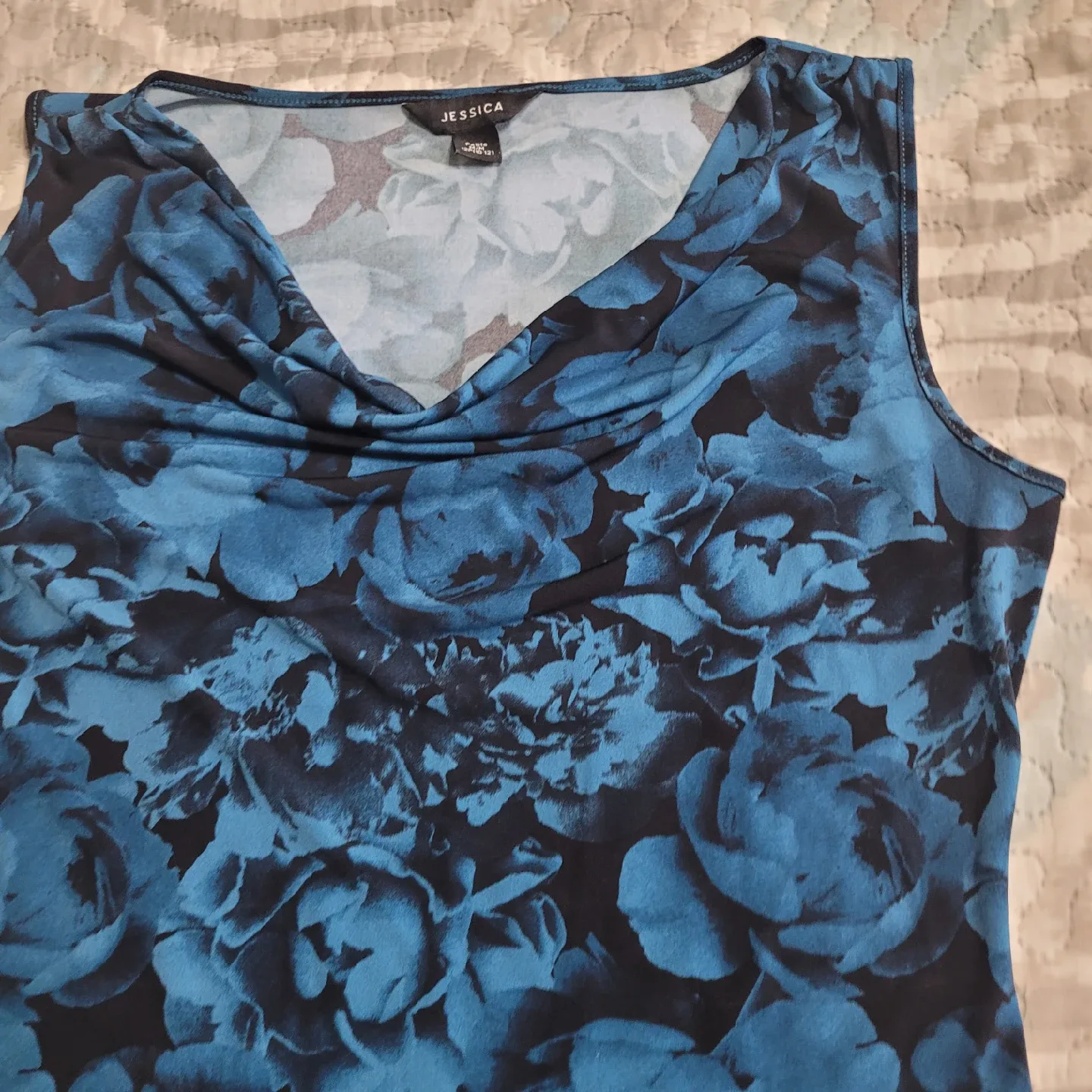 Ladies Size Medium Petite Top Blouse image indicator(4)