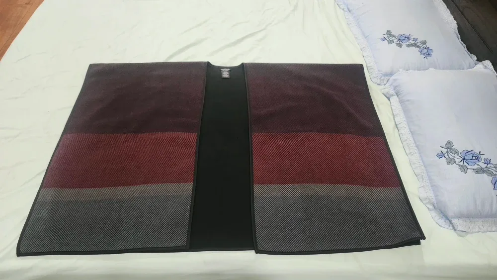Brand new Poncho - Burgundy, Red, Grey image indicator(6)