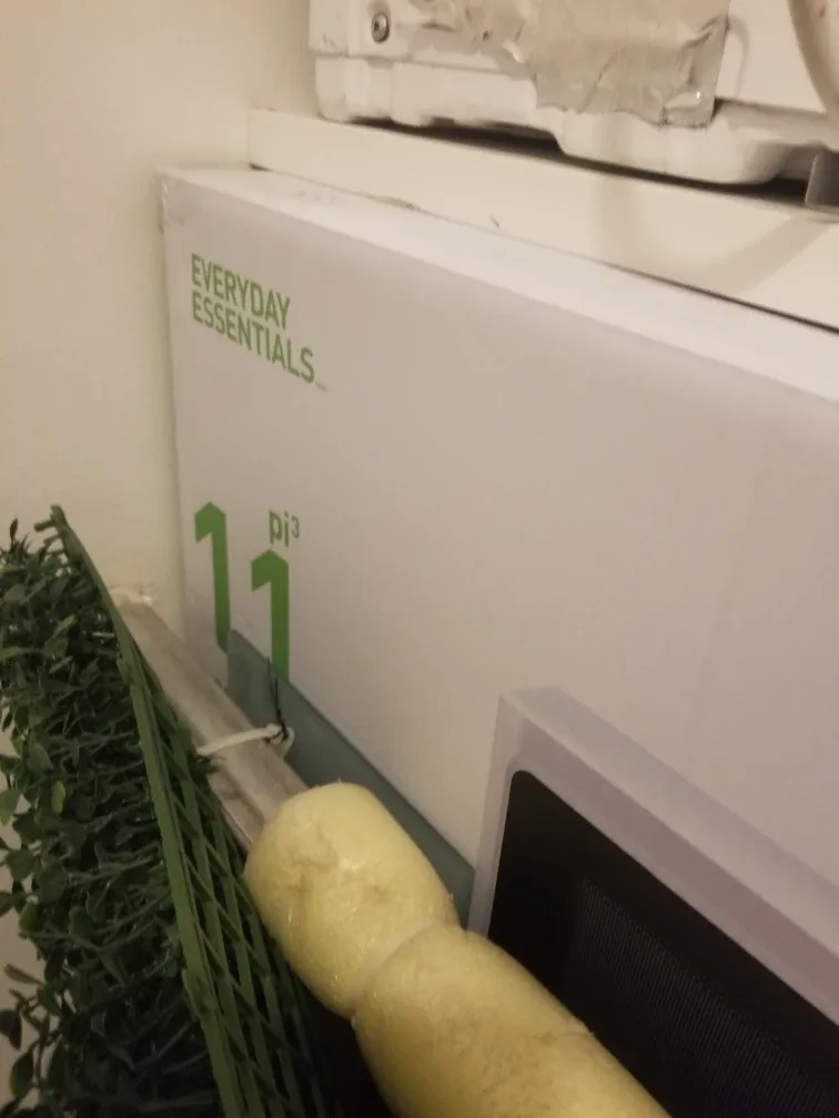 Everyday Essentials 1.1 cu ft Microwave Oven - White image indicator(3)