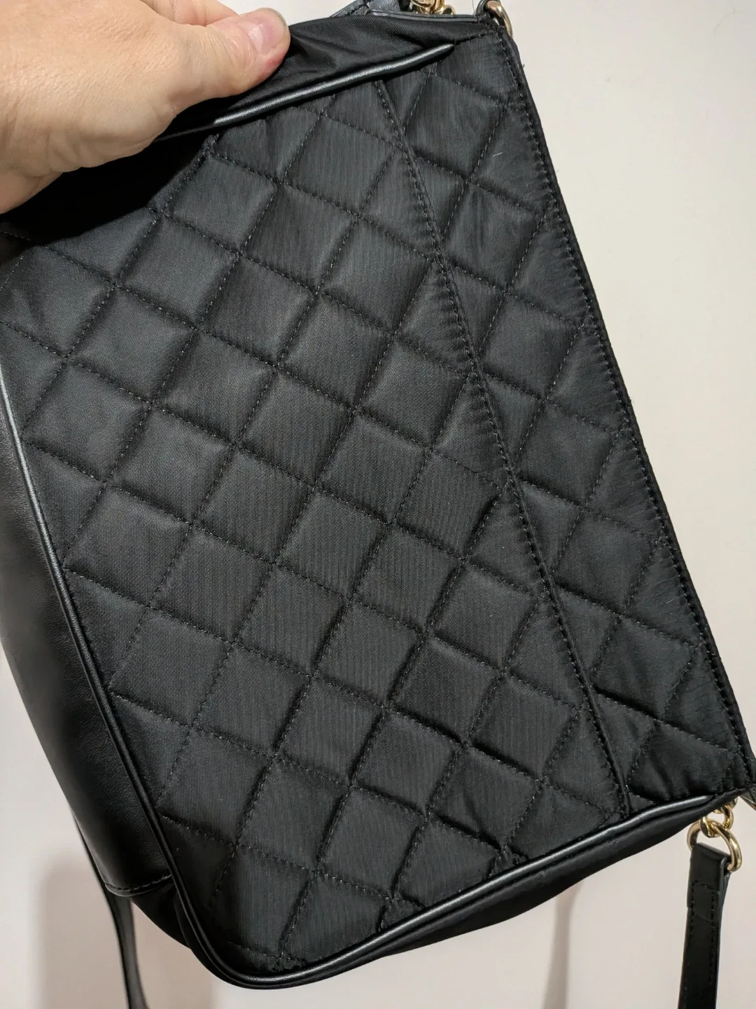 Calvin Klein black purse with adjustable strap good condition image indicator(4)