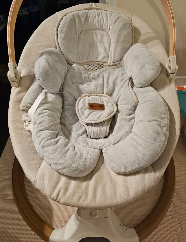 Monamii Baby swing chair