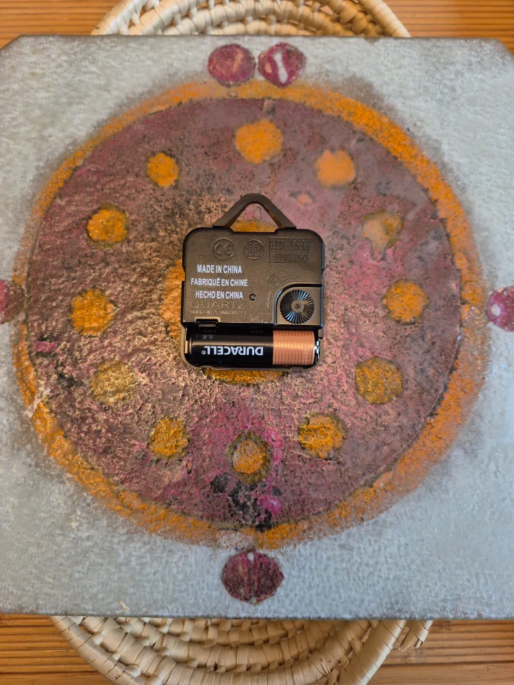 Art-Glass Clock 🕥 : Artisan-Made (As-New) image indicator(5)