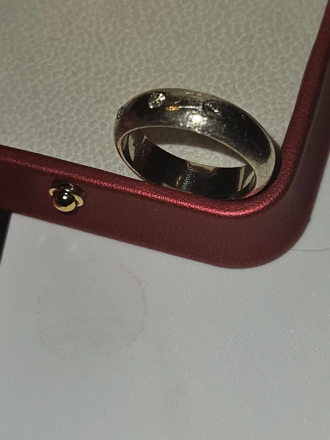 18k Ring+ 2, 18k Necklace image indicator(3)