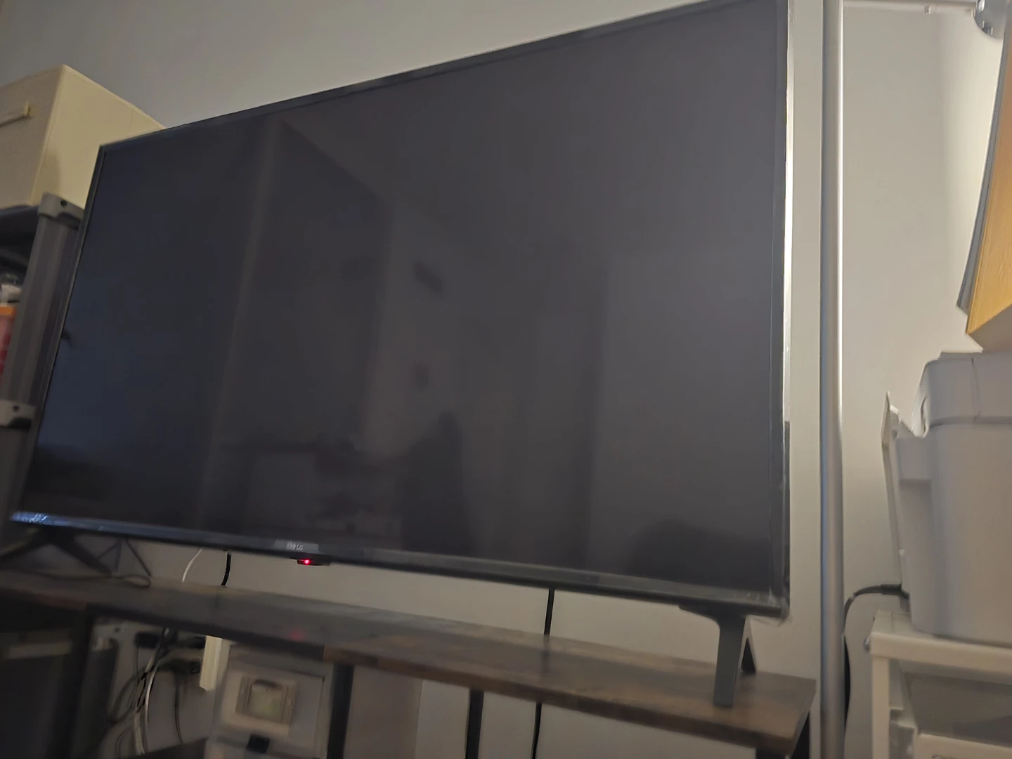 LG 49UK6300BUB 49" 4K UHD Smart TV - photo 3