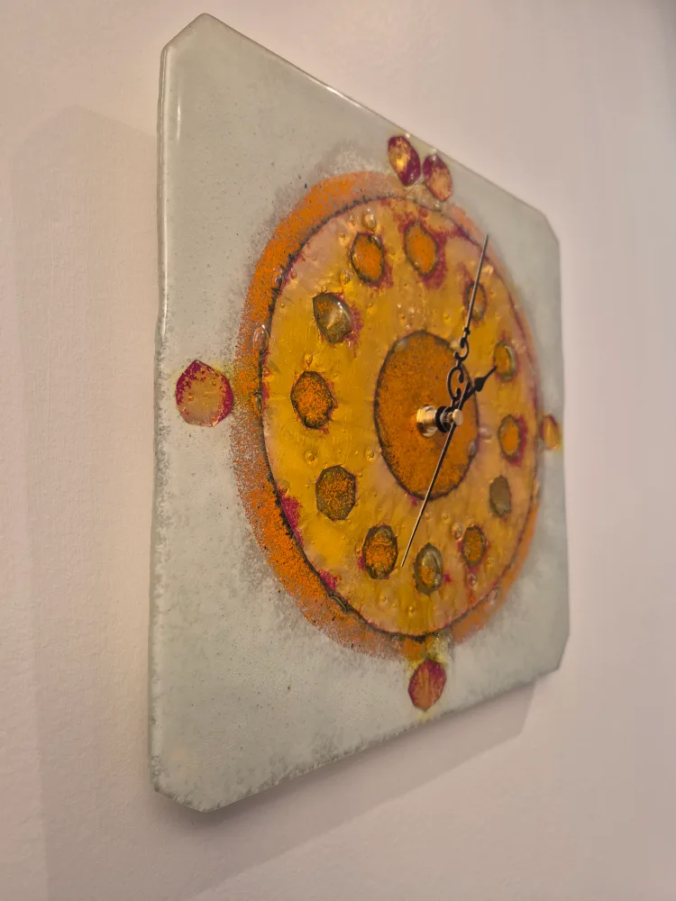 Art-Glass Clock 🕥 : Artisan-Made (As-New) image indicator(2)