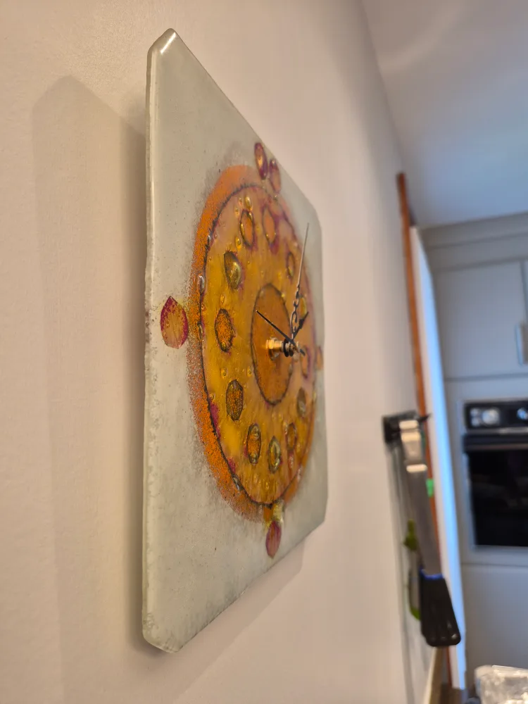 Art-Glass Clock 🕥 : Artisan-Made (As-New) image indicator(3)