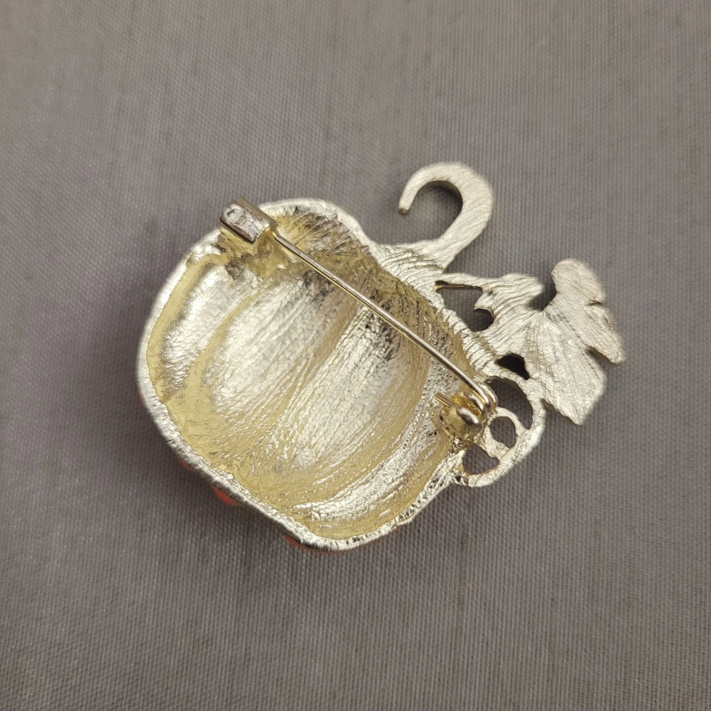 Beautiful 1 1/2" Pumpkin Fashion Brooch Brand New without Tags - photo 3