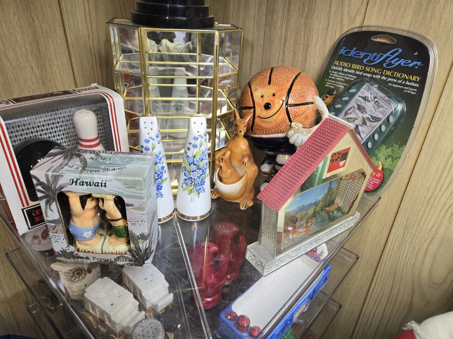 Assorted Decorative Figurines & Coin Banks - photo 4