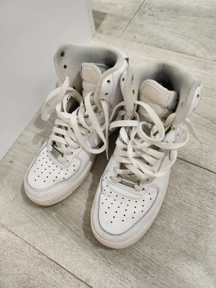 Nike Air Force 1 High '07 White image indicator(2)