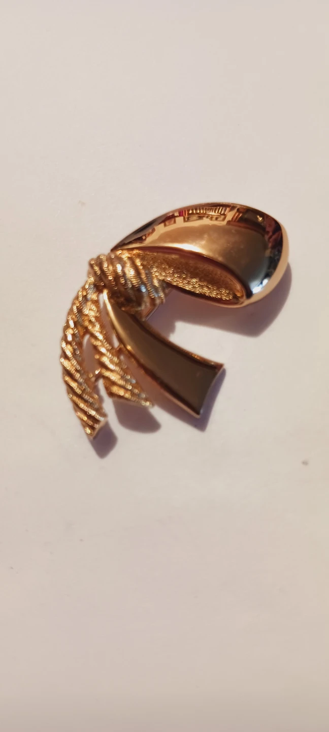 CHRISTIAN DIOR AUTHENTIC SIGNED FANTASTIC BROOCH - photo 3