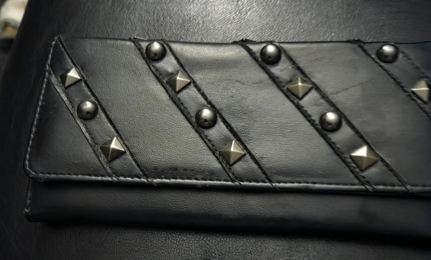 🤎#FREE Guess Black Wallet