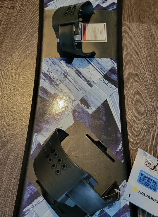 New 37" Sons Of Anarchy Snowboard w/ Bindings image indicator(8)