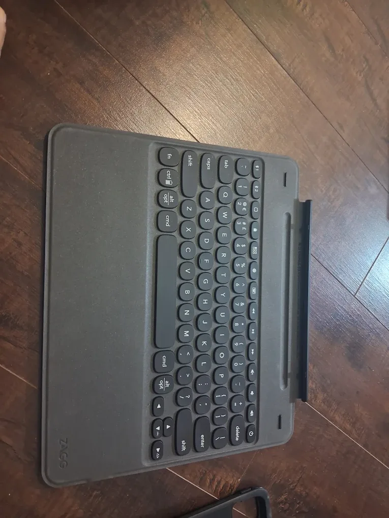 ZAGG Slim Book Go 12.9-inch iPad Pro Keyboard Case image indicator(2)