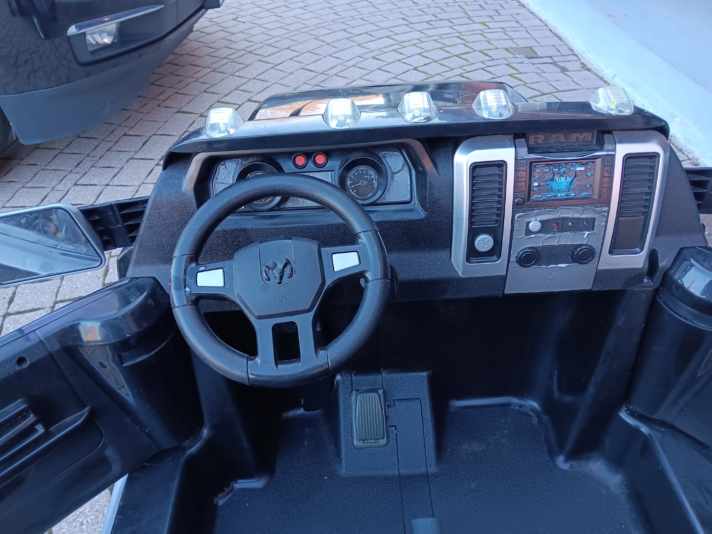 Ram 3500 Diesel Dually Ride-On Truck - photo 4