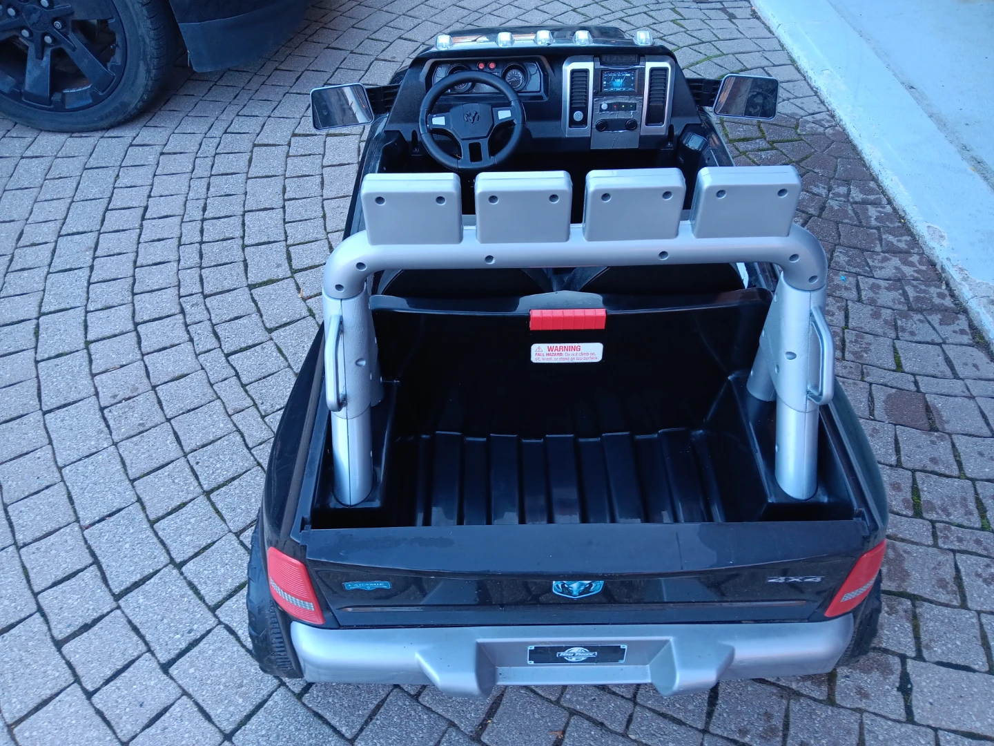 Ram 3500 Diesel Dually Ride-On Truck - photo 5